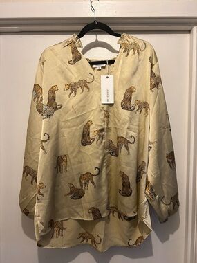 Annie Vera Cream Leopard-Print V-Neck Blouse